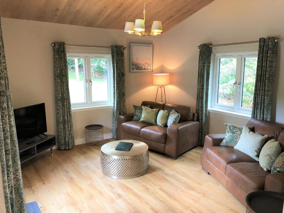 Breckland Lodge 2 With Hot Tub Belladrum Εξωτερικό φωτογραφία
