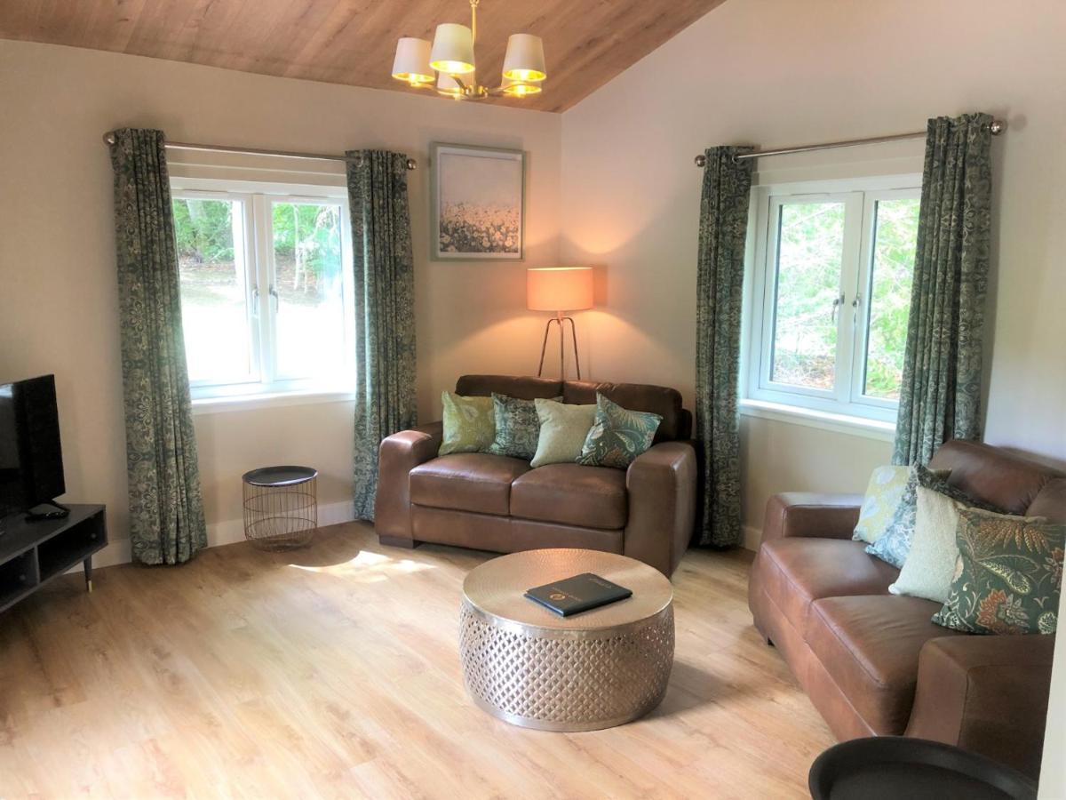 Breckland Lodge 2 With Hot Tub Belladrum Εξωτερικό φωτογραφία